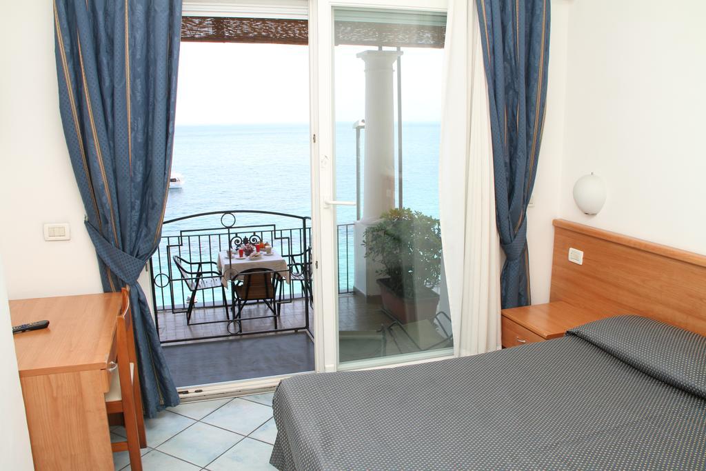 Hotel Belvedere E Tre Re كابري المظهر الخارجي الصورة
